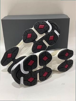 New Balance 9060 Talla 38 Gris/Blanco