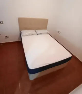 Canapés, colchones, Somieres, cabezales, mesitas