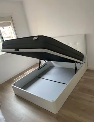 Canapés, colchones, Somieres, cabezales, mesitas