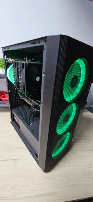 PC GAMING RTX 2080 / i5 9600k / 16GB DDR4 / 512GB