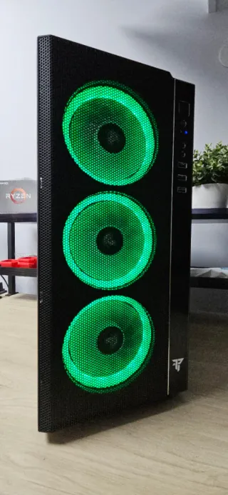 PC GAMING RTX 2080 / i5 9600k / 16GB DDR4 / 512GB