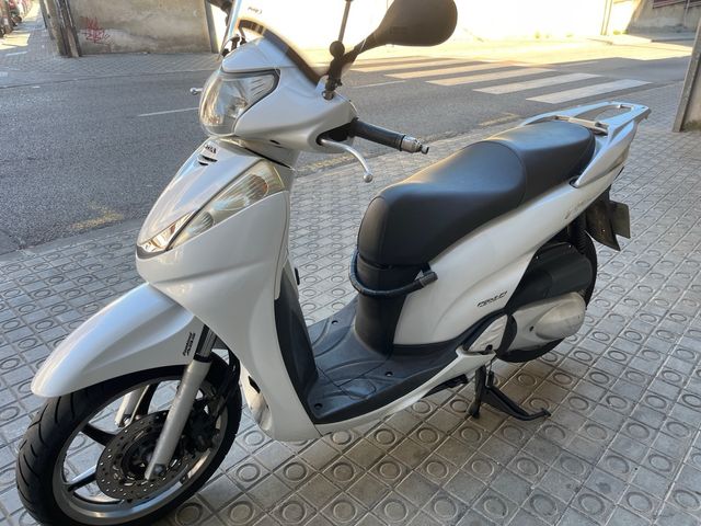 Honda sh 300