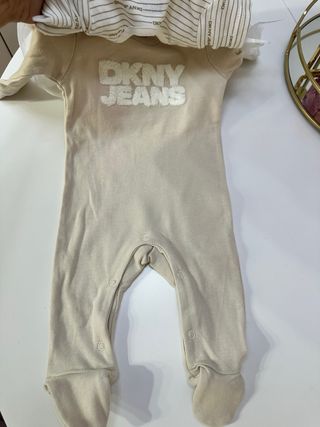 Conjunto DKNY Jeans Bebé 0-3 Meses