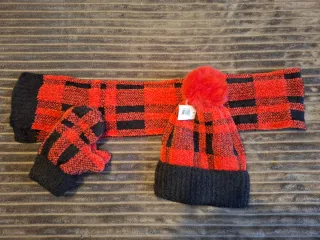 Set sciarpa, berretto e guanti per bambini