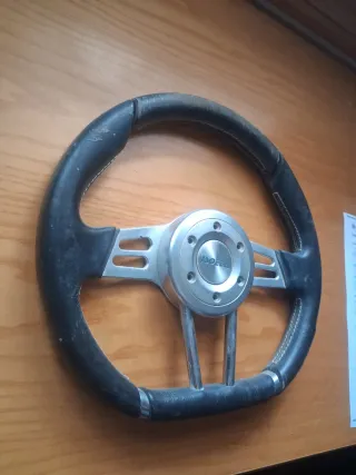 Volante Isotta Negro y Plata