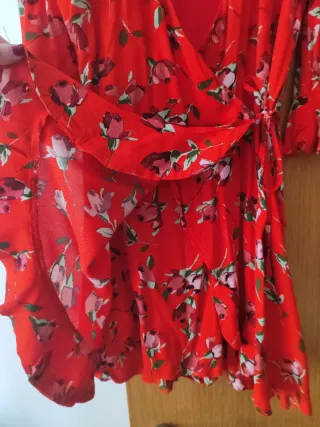 Vestido Zara floral rojo