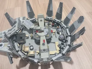 Lego Halcón Milenario 75105