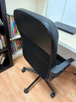 Sillas de oficina de piel negras (2)