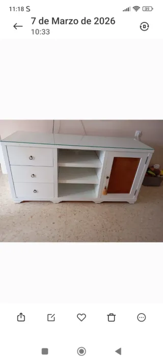 Aparador blanco con cristal