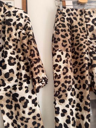 Traje ASOS Leopardo Chaqueta y Pantalón