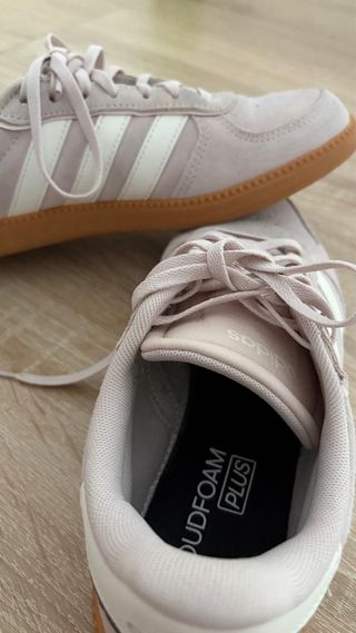 Zapatillas Adidas Moradas y Blancas