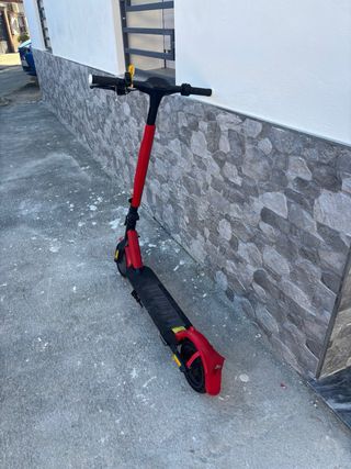 Patinete Eléctrico Red Bull