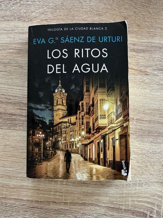 Trilogía de Eva Gª Sáenz de Urturi.