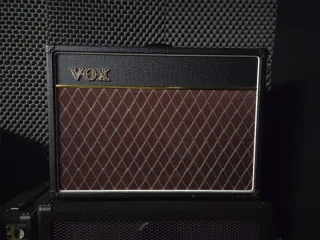 Amplificador Vox AC15 Negro y Dorado