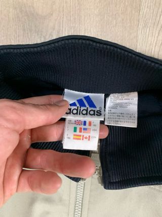 Chaqueta Adidas Beige y Negra vintage 90s