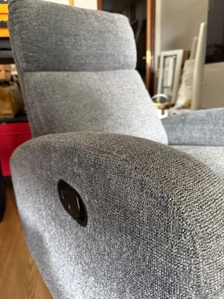 Butaca reclinable gris tela