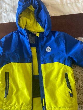 Anorak niño azul y amarillo
