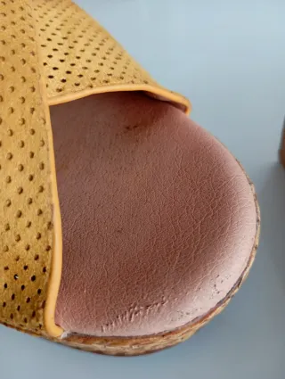 Sandalias CLOWSE amarillo