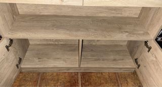 Mueble recibidor de madera y espejo