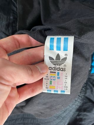 Chaqueta Adidas Negra y Azul vintage 80s