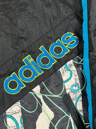 Chaqueta Adidas Negra y Azul vintage 80s