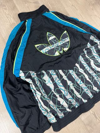 Chaqueta Adidas Negra y Azul vintage 80s