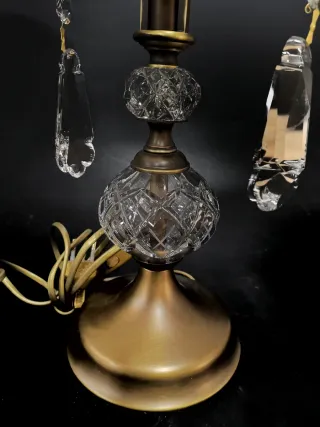 Preziosa coppia di lampade in vetro e ottone