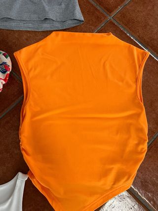 Lote 3 tops + body regalo Talla S