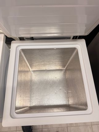 Congelador BRU casi nuevo