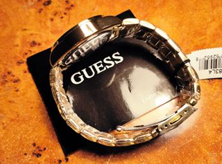 Reloj GUESS nuevo multicolor