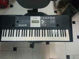 Teclado Yamaha YPT-230