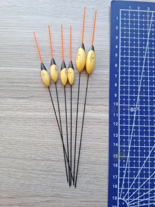 30 flotadores HTF Mod. Pluton, Saturno, Urano