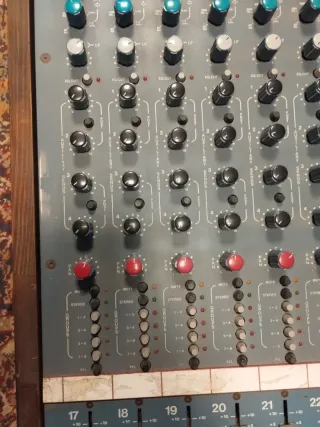 Mesa TAC Blue 8 previos microfono con eq