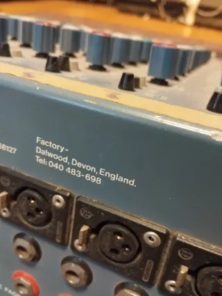 Mesa TAC Blue 8 previos microfono con eq