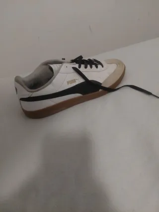 Zapatillas Puma Beige y Blanco