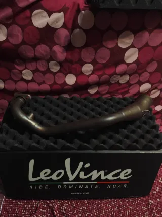 Escape LeoVince Aprilia SR GT 125/200