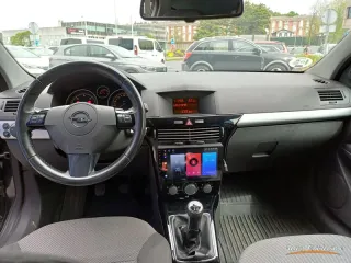 OPEL ASTRA 1.7 CDTI 111 YEARS GTC