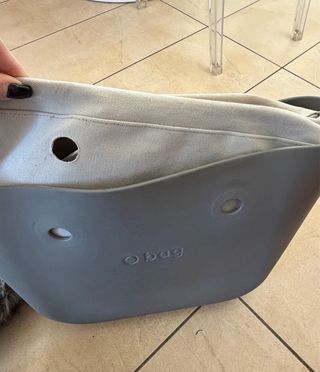 Borsa O bag grigia con pelliccia