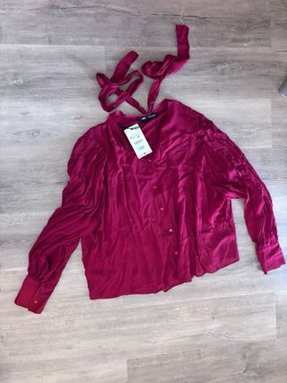 Blusa Zara color rojo con lazo talla XL y L