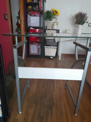 Escritorio cristal metal como nuevo