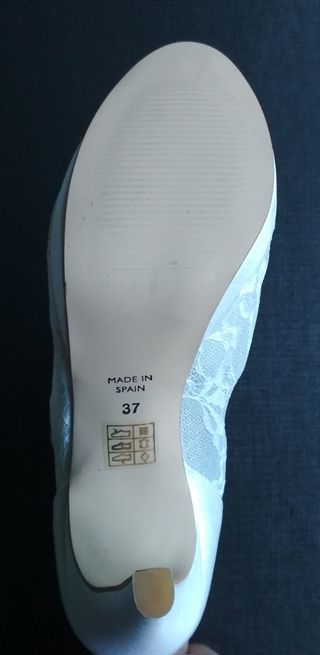 Botines encaje blanco Ángel Alarcón. Talla: 37