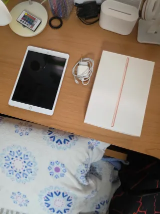 IPad 8 Gen oro/rosa Incluye cargador original+caja