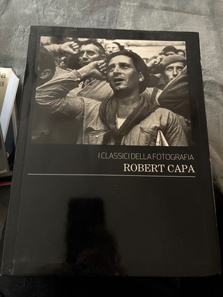 Libro Robert Capa: I Classici Della Fotografia