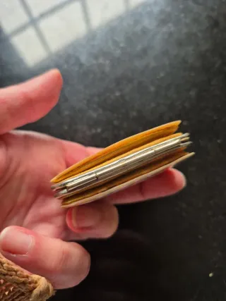 Pequeño monedero antiguo de nácar
