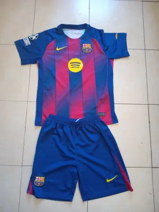 Conjunto FCBNike Talla xs pantalon de regalo