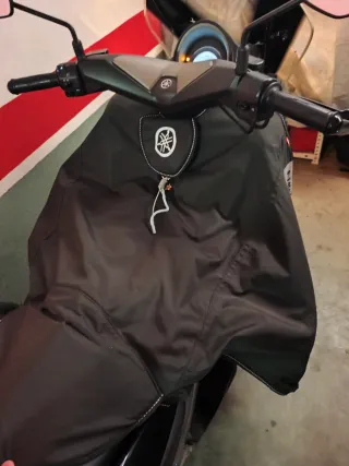 Yamaha NMAX 125cc - 6000km - Extras