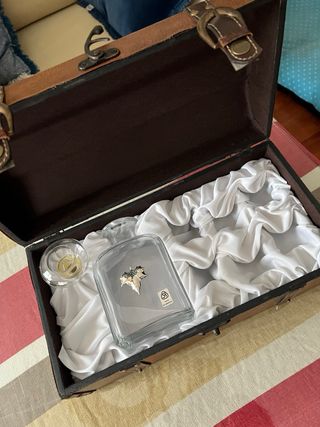 Baúl licorero vintage + botella artesanal