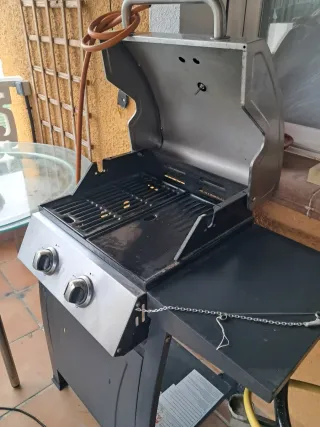 Barbacoa de gas seminueva