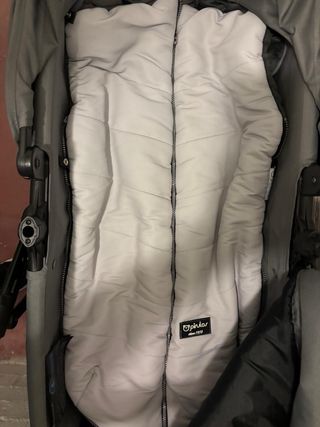 Cochecito Kinderkraft MOOV 2 Gris+ silla de coche