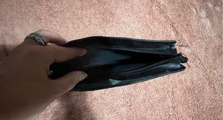 Cartera de mano, de piel negra